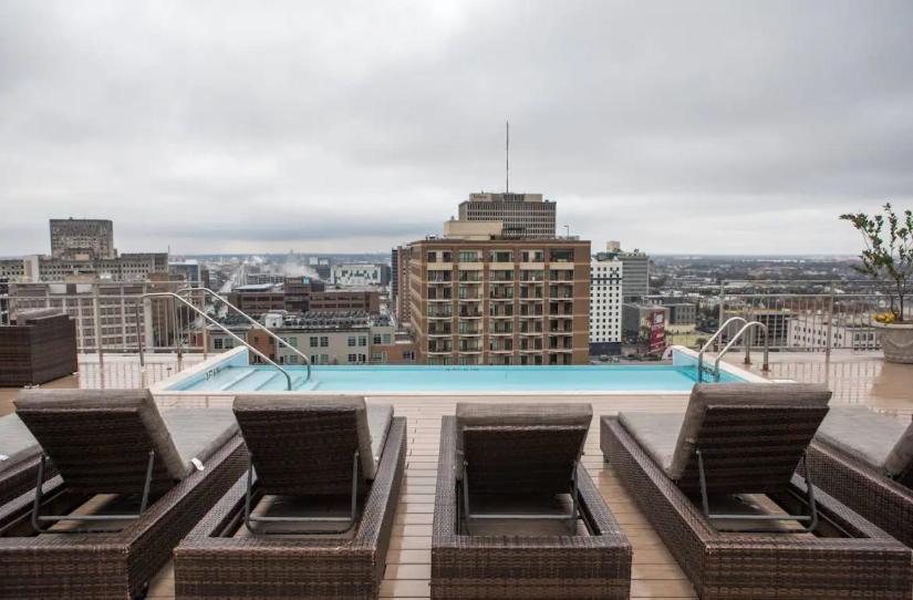 Amazing Condos Beautiful View 2 Blocks To French Quarter, Small Rooftop Pool, Gym, Seanger Theater, Super Dome, And Bourbon St New Orleans  Kültér fotó