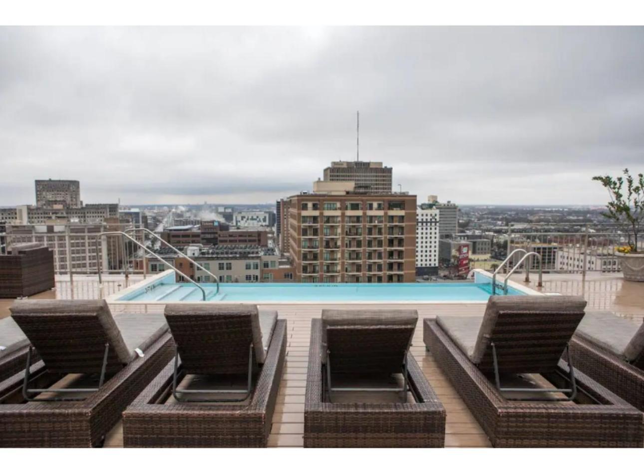 Amazing Condos Beautiful View 2 Blocks To French Quarter, Small Rooftop Pool, Gym, Seanger Theater, Super Dome, And Bourbon St New Orleans  Kültér fotó