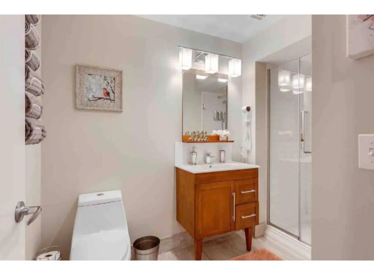 Amazing Condos Beautiful View 2 Blocks To French Quarter, Small Rooftop Pool, Gym, Seanger Theater, Super Dome, And Bourbon St New Orleans  Szoba fotó