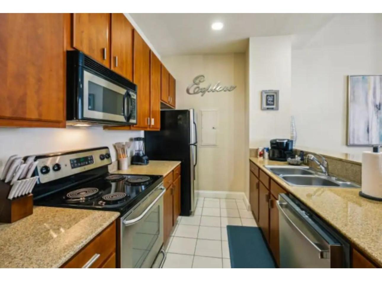 Amazing Condos Beautiful View 2 Blocks To French Quarter, Small Rooftop Pool, Gym, Seanger Theater, Super Dome, And Bourbon St New Orleans  Szoba fotó