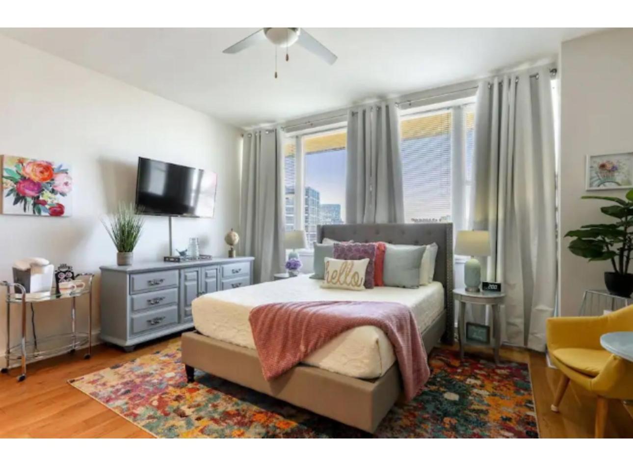 Amazing Condos Beautiful View 2 Blocks To French Quarter, Small Rooftop Pool, Gym, Seanger Theater, Super Dome, And Bourbon St New Orleans  Szoba fotó