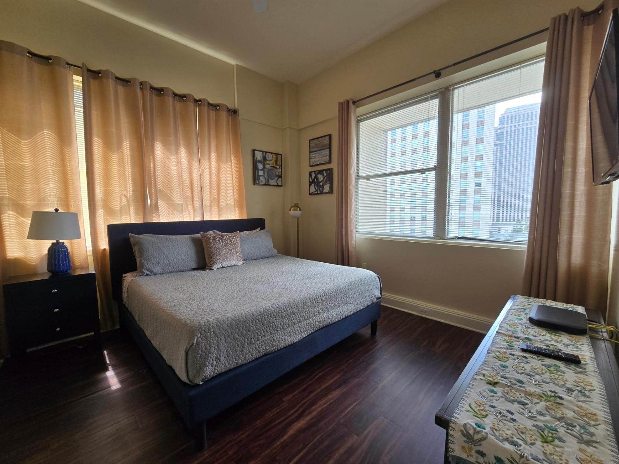 Amazing Condos Beautiful View 2 Blocks To French Quarter, Small Rooftop Pool, Gym, Seanger Theater, Super Dome, And Bourbon St New Orleans  Szoba fotó